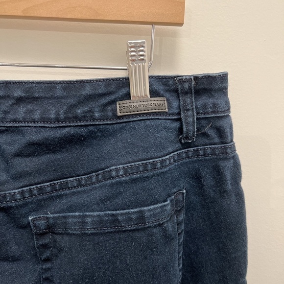 JONES NY JEANS | Gramercy Curvy Dark Wash Denim - Picture 4 of 4